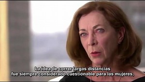 "Realicé un entrenamiento de 50km antes del maratón de Boston, para que mi entrenador se asegurase de que podía hacerlo." Aquí tenéis el vídeo que hizo historia y a la protagonista que desafió la hasta entonces prueba "de hombres": Kathrine Switzer, con el 261 fue la primera mujer en correr el Maratón de Boston. | Sport Life.es