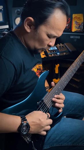 Michael Panggabean | Gitar,Kopi,rokok + outro November rain Song : Guns N Roses Support : @machtwatch Gitar : @akama_guitars crush evo Efek : boss gx10... | Instagram