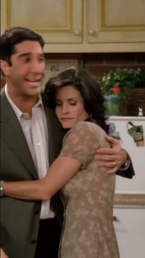 Everyone reacting differently at the same time is what makes Friends so iconic 😭✨ | Friends