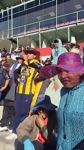 Con ánimos caldeados en la tribuna acabo el partido entre ABB y Club The Strongest que dejó al Tigre como puntero del "todos contra todos" Video: Rafa Butrón | La Deportiva 2