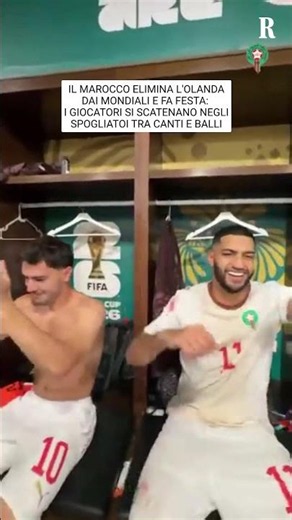 Il Marocco elimina l'Olanda e fa festa: i giocatori si scatenano negli spogliatoi tra canti e balli