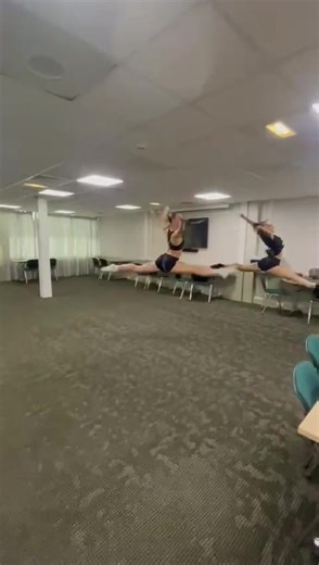Incredible Dance Performance by Cici and Poppy