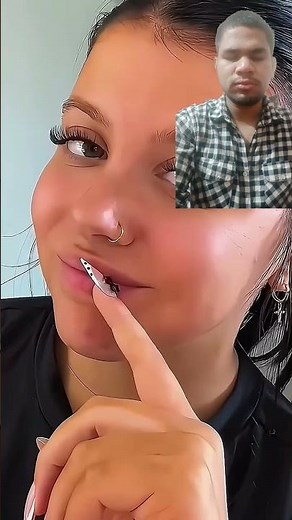 blinking eyes with song beats