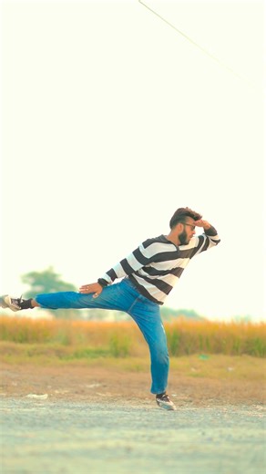 Abhi Apple on Instagram: "Bhatar paglail ba 💀 #bhojpurireels #trending #trendingreels #viral #viralvideos #reelsinstagram #explorepage #love #funnyvideos"