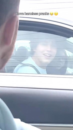 Open and close pranks #prank #prankvideo #prayerworks #prankwars #prankster #foryou #fyp #usa #funny #funnyvideos #funnymoments #funnyreels #funnymemes #funnyreelsvideo #tiktok #tiktokviral | Pranks & Mem