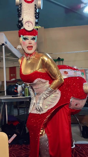 Aunt Fanny: The Robot Drag Queen in Robots Movie 2005