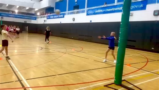🎥 Drill Time with Valley Minis! Check out our superstar Minis from Valley Netball Club in action — practising their favourite drill and LOVING every second! 👟💥 It’s more than just sport… it’s movement, learning, fun and friends all rolled into one. 🧒 For kids in P4–P7, Minis is the perfect place to: ✅ Get active ✅ Build confidence ✅ Learn team skills ✅ Have fun in a safe, welcoming environment 📅 Valley Minis Training Times: 🕕 Tuesdays | 6:00–6:45pm 📍 Valley Leisure Centre 👋 Parents — wan