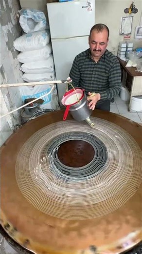 I've been making kadayıf using the same method for 70 years! #advertisement #dessert #Antakya