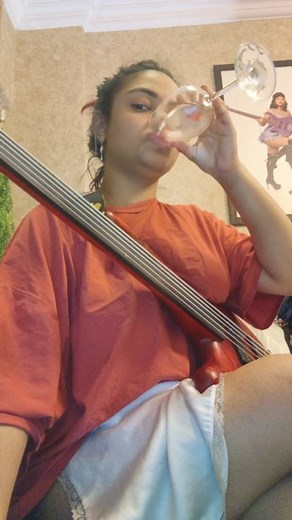 Mohini Dey on Instagram: "What a gorgeous song -Havona by Weather Report. This is actually my first time playing this song! Always been one of my favourites but never picked it up until 10 mins ago. Catch me and @hartsuch @ginobanksofficial @rhythm_shaw & @guybernfeldbass perform some fun songs on the 28th June at @bonobobandra And ofcourse how can I forget to mention this beautiful Fretless bass by @mayonesguitars #mohinidey #bass #jaco #weatherreport #havona #music #artist #musicians #bassist"