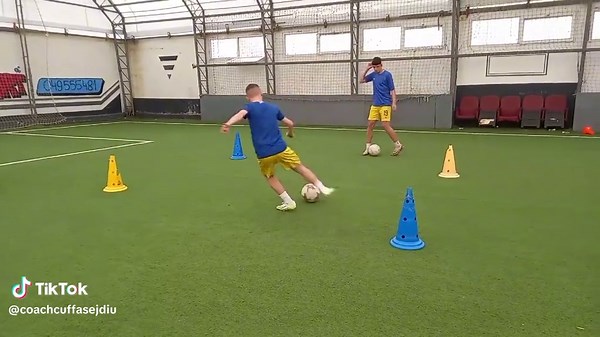 #academia #fypp #training #vira #foot #video #footballtiktok #work #FCBarcelona #viralvideo #aagsportstotal #messi #sports