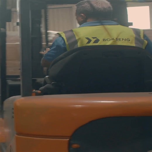 Safety starts with all of us. 👷🏻‍♂️👷🏻‍♀️ Use the right equipment the right way to keep yourself and your colleagues safe at work. 🚜💚 📽️ Watch and share this video to learn the proper use of forklifts and why the right equipment matters when working at height. When we work safely, we go home safe to our loved ones. 🏡 👉 Learn more about forklift safety here: https://www.tal.sg/wshc/topics/forklift/operating-forklifts-safely #WSH #TakeTimetoTakeCare #VehicularSafety | Workplace Safety and 