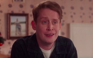 Macaulay Culkin Recreates 'Home Alone' and Looks Surprisingly Youthful Doing it. We Know the Reason Why.