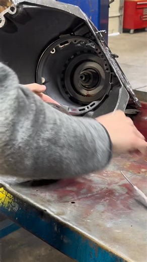 Chevrolet TH400 Racing Transmission … Customer screwed up BIG! #fsptransmissions #repair #s10 #generalmotors #GMC #repairman #Godfirst #chevytruck #sonoma #tahoe #nova #chevelle #cam | Tyler Teach