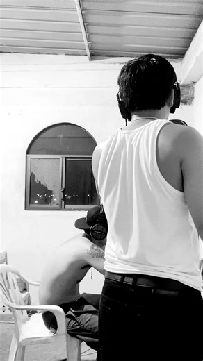 Un poco de la session con mi brother @Sloth Wallace💿 @Nueva Orden Récords💿 partiendo una pista con un sample de Michael Jackson jajajaj , J-inthe$trettt maldita