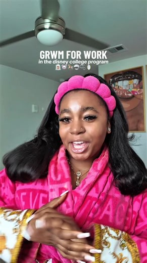 SHAE♡ on Instagram: "some way some how i’ll always in the rush for work🤣🤣 • • • 📲{socials} youtube: shaela ashley tik tok: shaelaashley be patient with yourself — growth is happening even when you can’t see it yet. you are loved🌼✨ #disneycollegeprogram #disneycontentcreators #disneyworld #disneycastmember #grwmforwork"