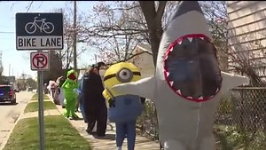 An Inflatable Animal Parade Marches Through a Detroit Suburb