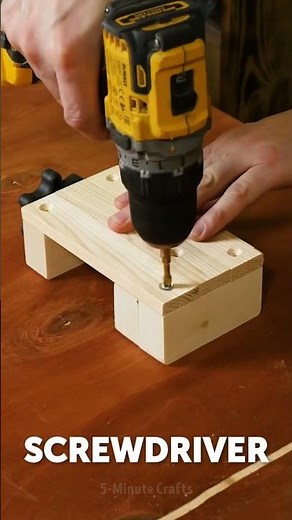 Craft Your Own Wooden Clamp! 🔨🌟 #woodcrafts