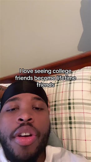 Hanging out living the good life together yes that’s what it’s all about #college #winterbreak #collegefriends #fyp #friends