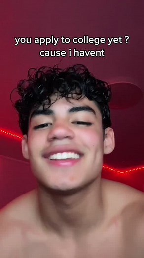 College Application Tips for April Deadline