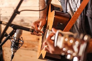 6 Best Mics for Live Acoustic Guitar Performance - Range of Sounds