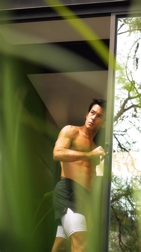 Aaron Diaz on Instagram: "Yo no vengo a enseñarte como… ….vengo a compartirte como… . 18•oct•25 San Miguel de Allende, México Save•the•date Más información próximamente- . @pegasoretreats"