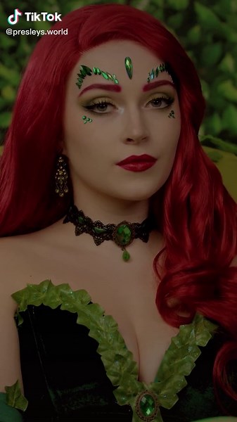 Poison Ivy’s Lipstick #poisonivy #cosplay #poisonivycosplay