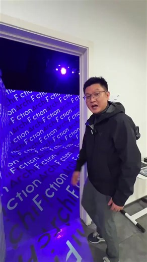 Exploring the Realism of Immersive Virtual Scenes