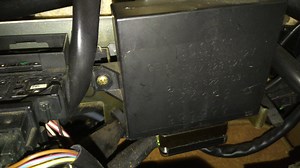 '87 560SL Fuel Pump Relay Location