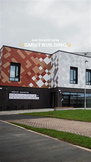 University of Salford on Instagram: "Yesterday we welcomed the mayor of Greater Manchester, @mayorofgm , to campus 📚🏢 He came to take a tour of our brand new @gminstitutetech building, which will be home to the University’s higher-level technical skills courses🎉 This state of the art facility will be the home to esports, construction, digital, social media and computing and is a collaborative partnership between the University of Salford, @wiganleighcollege , @burycollege , @tamesidecollege ,