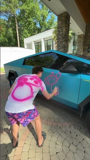 Spray Paint Challenge With Carter Sharer!🖌️🖼️