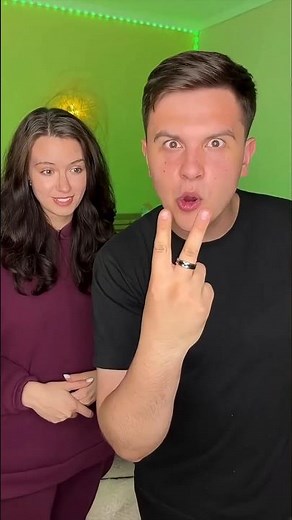 “Magic Ring Trick 😂 | How Did the Ring Move to Another Finger?!”