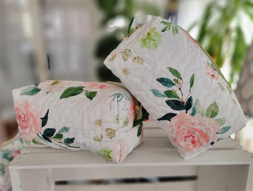 Floral Quilted Makeup Bag / Boxy Trendy Cosmetic Organizer, Boho Roses - Etsy