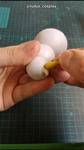 Lucas Michael Andalis on Instagram: "Deidera's exploding clay spiders from Naruto! This was a fun little side project and I love this little prop! I used scraps of Worbla Pearly Art! I wanted the body to look like a ball or clay rolled up, so I kept it as rough as possible, but still smooth. I loved painting he's little black beady eyes! 🎨👀 . Worbla from @cast4art 💚 . #cosplayerofinstagram #sculpting #workinprogress #diyart #naruto"