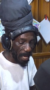 Man, and he was just getting started!! I know you're bobbin' your head!! 🤣🤣🔥🔥 Artist: Sizzla | Diana Perea-Moua