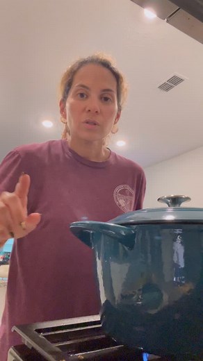 This recipe is from my cousin-in-law (Steve’s cousin’s wife) April 💕 White Bean Chicken Chili! When I saw her recipe, it instantly gave me that home feel (and let’s be real, I’ve been a little homesick 🥹). This soup turned out amazing and totally hit the spot! 🍲 I had to improvise a little with a few ingredients, but nothing too dramatic and it still came out perfect! 🙌 If you’re looking for gluten-free or healthy organic recipes, give her a follow @snackbenimble her food (especially her bak