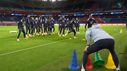🔵⚪🔴 France National Team Reaction Sprints This Week 🎨 Players react to the color cone selected 🔁 Note: The coach switches to opposites, if he calls a color, players run the opposite direction 📋 More training session plans available to download 👉 https://keepitonthedeck.com/downloads | Football Training Drills/Session Plans