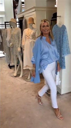 Fluid Blue Blouse And White Pants For A Fresh And Elegant Style #springfashion #fashiontrends #ootd