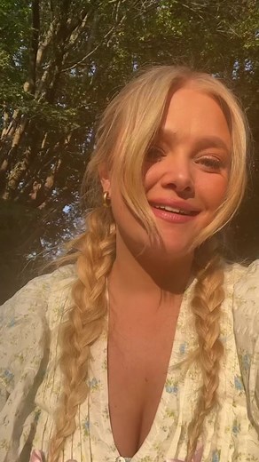 All Girls Who Love a Country Boy in Levi's Will Adore this New Song by Hailey Whitters 🎶