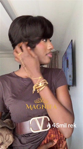 Perruque Pixie Bob Side Part noir naturel — Lace Front 13x4