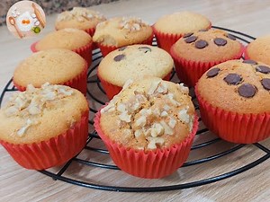 THe Best Chocolate Chip Cupcakes| Fluffy vanilla cupcakes made with butter