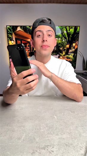 Motorola Colombia on Instagram: "Estas son las cosas que te hacen la vida más fácil: Puedes dividir tu pantalla para hacer todas las cosas que necesitas al mismo tiempo. ¿Ya sabías esto?"