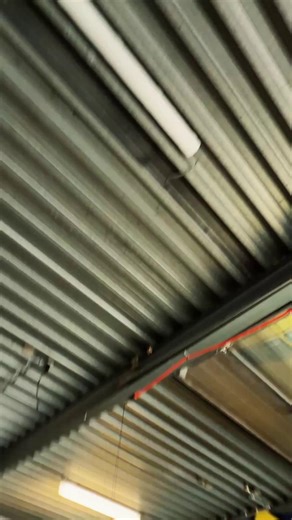 🚑 Stel je voor: jij, blauwe zwaailichten en het verschil maken op het moment dat het er écht toe doet. Wij zoeken ambulanceverpleegkundigen in Goes/Middelburg en Apeldoorn. 🔹 Geen dag is hetzelfde. 🔹 Als je in dienst komt, start je de opleiding op onze kosten. 🔹 Wel nodig: een BIG-registratie als verpleegkundige (A of HBO-V) mét een CZO-erkende vervolgopleiding ICU, SEH, anesthesie of CCU. Ben jij iemand met passie voor acute zorg, een koel hoofd onder druk en klaar voor een intensieve, bete