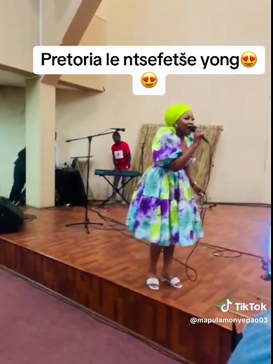 Prétoria le n'esfête yong: An Engaging Stage Performance