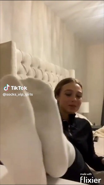 #socks #whitesocks #feet #foot #goddess #носки #носочках #белыеноски | socks