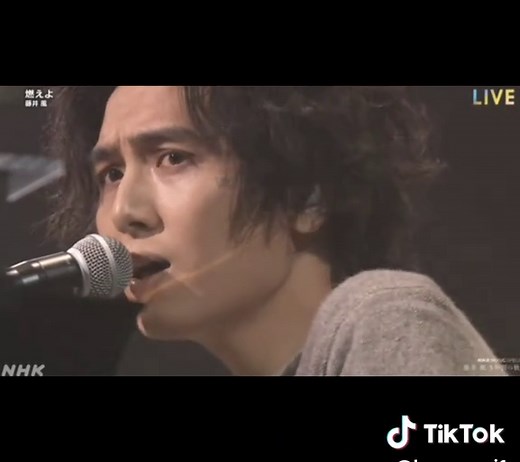 藤井風の紅白歌合戦パフォーマンス「燃えよ」