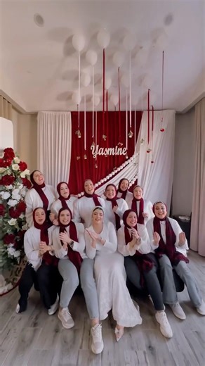 العروسه وصحابها وفرحتهم 🥹❤️😍 #اكسبلور #wedding #افراح #المراه #bride #النظافه #رقص #اعتني #ترند