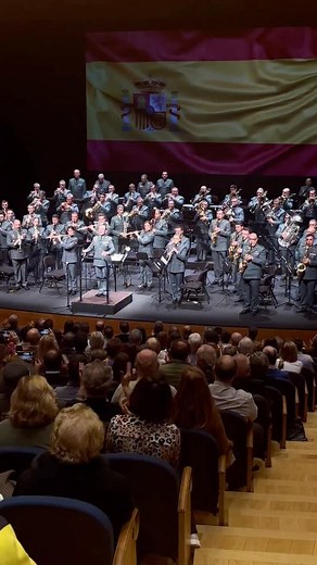 Feliz día Internacional de la Música 🎼🎼🎼 La Unidad de Música de la Guardia Civil heredera de una tradición que se remonta a los orígenes mismos del Cuerpo en 1844, constituye hoy una de las formaciones musicales militares más destacadas de España Su historia, marcada por la evolución y el compromiso con la excelencia La Unidad de Música de la Guardia Civil no solo es un referente castrense, sino también un embajador cultural de España, combinando tradición, disciplina y arte en cada una de su