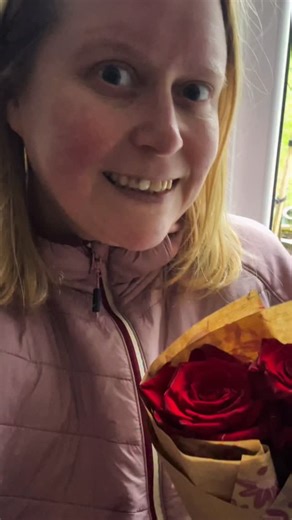 Lisa Woolner on Instagram: "Have you received roses for Valentine’s Day? Why not turn them into new plants! Propagating a rose from stem is simple. Just follow these easy steps. 1. Strip the leaves and identify your leaf nodes. 2. Make a fresh cut under the lower leaf node 3. Count 3-4 leaf nodes up and cut just above the upper leaf node. 4. Dip the base of the stem into so rooting powder or gel. 5. Press firmly into some peat free potting compost. 6. Water in well. 7. Pop it down to the greenho