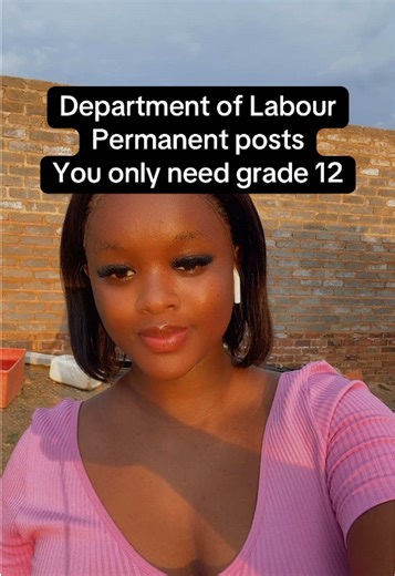 Department of Labour permanent posts, you only need matric/grade 12 and no knowledge. 🙏🏽❤️ 141 UI Claims officer posts in Westen Cape only and 45 posts Client Service Officer in Eastern Cape Only Try your luck #z83 #governmentjob #departmentoflabour