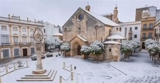 Así nevó en Jerez hace siete décadas y así se ve la ciudad nevada en la era de la Inteligencia Artificial